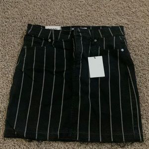 Black stripped mini skirt